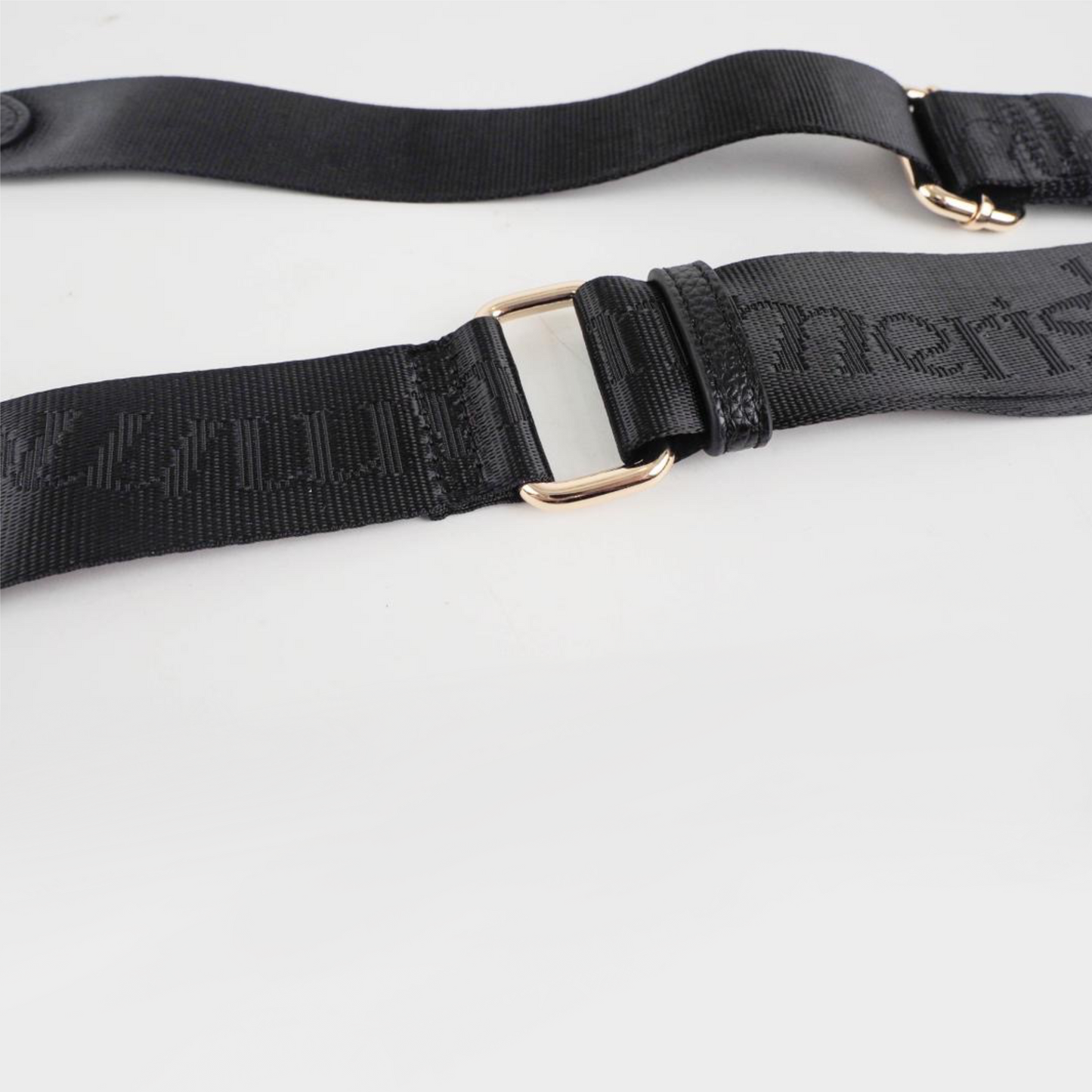 Black water bottle bag cross body strap