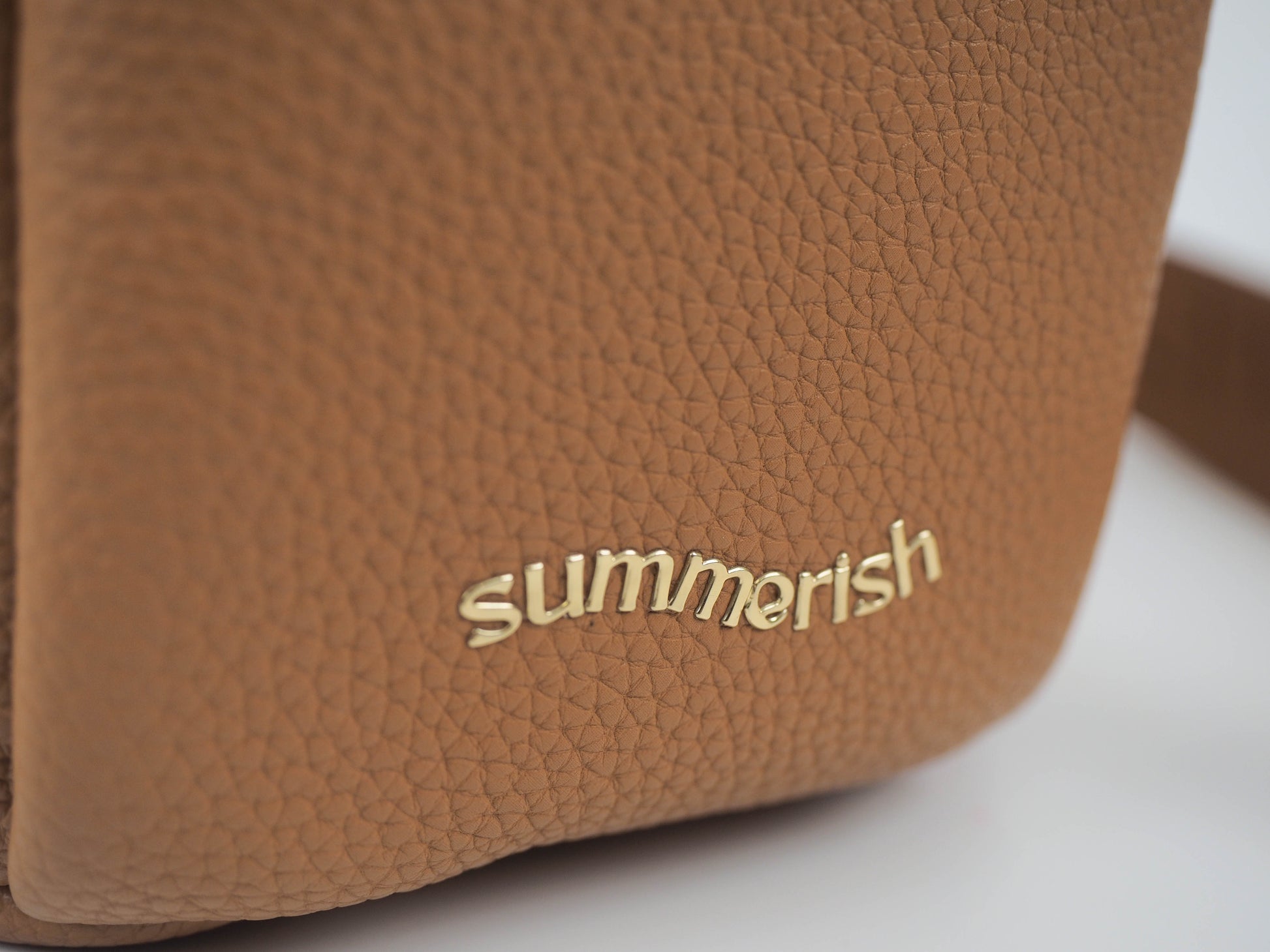 Tan water bottle bag summerish logo