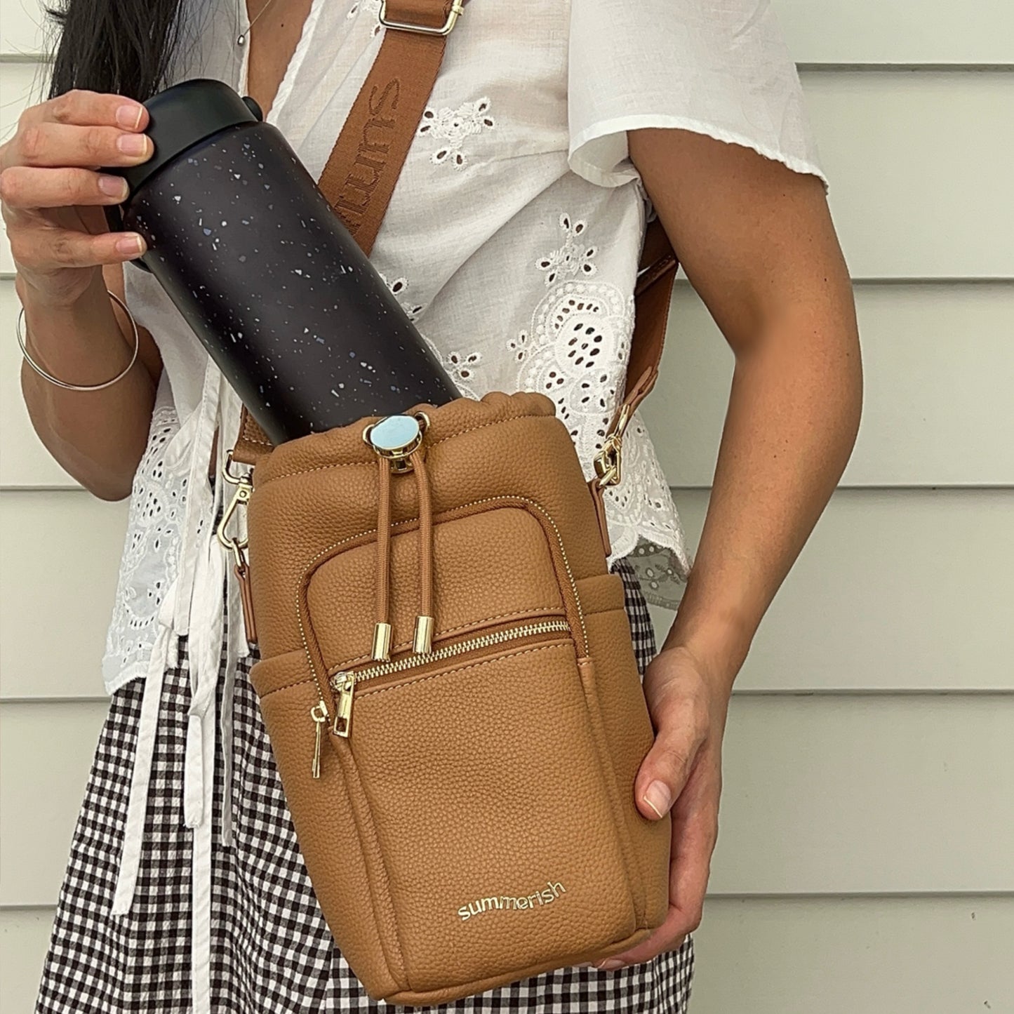 Tan water bottle bag